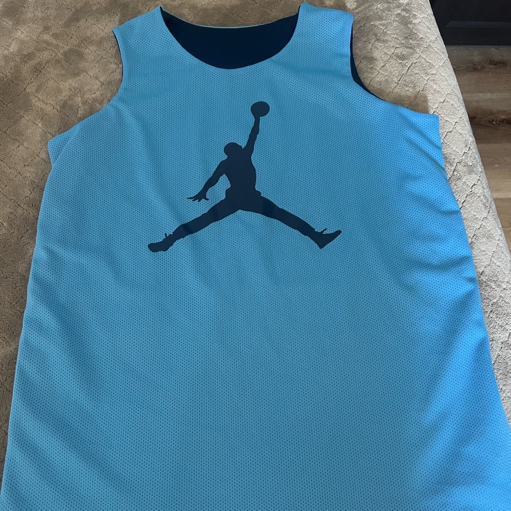 Brand new - NWOT - Boys Nike Jordan reversible tank - Tar Heel blue & navy blue